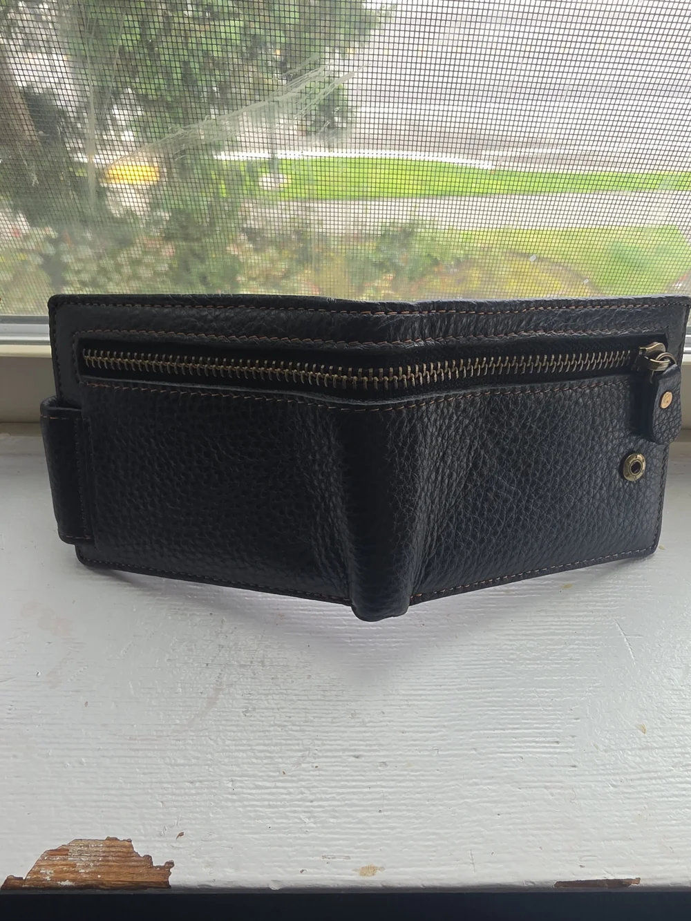 Men's Black Leather Bifold Wallet with Zip Coin Pocket